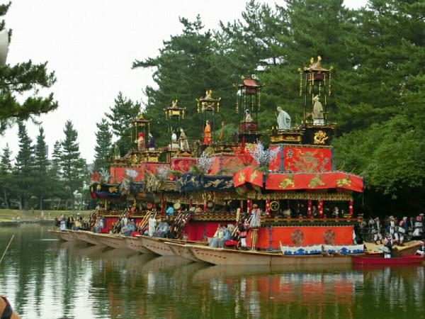 即決 真作 木村松琴 尾張津島天王祭の双幅の掛軸 宵祭 提灯 朝祭 市江車 船祭り 山車祭礼まつり 絹本の掛け軸 - 美術品