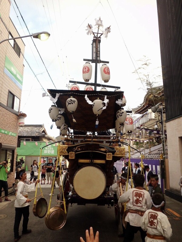 石取祭の特殊性② : 神社前2F特設祭事場