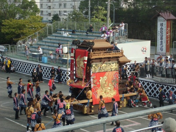 半田市 第七回はんだ山車まつり(2日目⑥) : 神社前2F特設祭事場