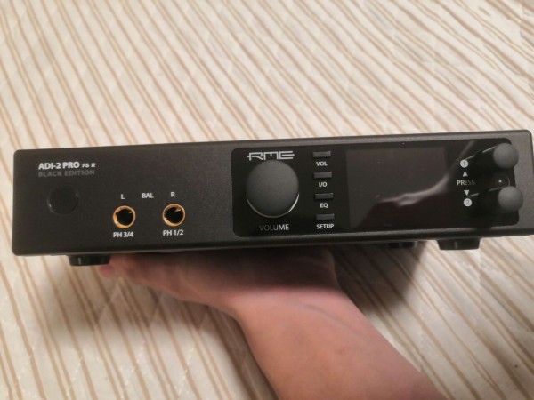 RME ADI-2 Pro FS R Black Edition 国内正規品 Amazon.com: ADI-2 Pro FS R AD/DA Converter - Black Edition