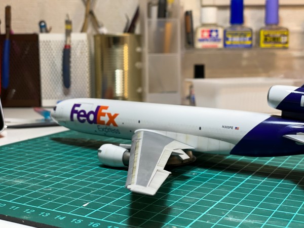 ハセガワ MD-10-30F FedEx (DC-10改造) 1/200 製作記録