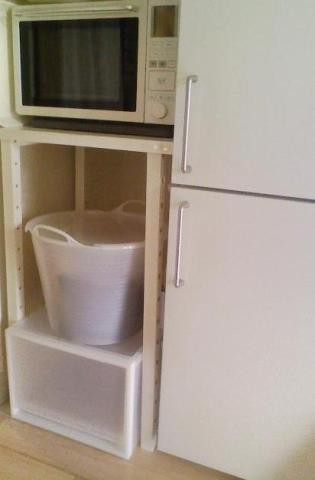 無印の収納ケースの上にタブトラッグスのバケツを ワンルーム一人暮らし