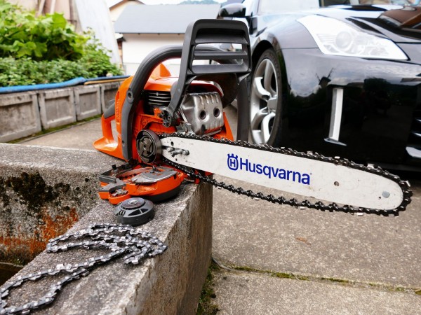 Husqvarna ハスクバーナチェンソー 135e ソーチェン交換 : merの写真とか