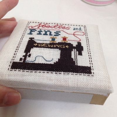 クロスステッチu0026カルトナージュ　ルージュの裁縫箱 クロスステッチ\u0026カルトナージュ ルージュの裁縫箱 - メルカリ