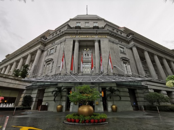 The Fullerton Hotel アフタヌーンティー The Courtyard ホテル 時々シンガポール