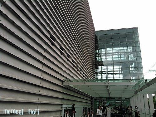 国立新美術館 ミュシャ展 を観た感想と内容 混雑状況を語ります 写真17枚 メメント モリ 西洋美術の謎と闇