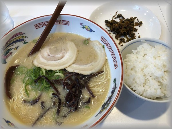 ぷらっとラーメン 小倉駅店 小倉駅第3ホーム ろっくのメタボ日記 食べ過ぎ警報発令中