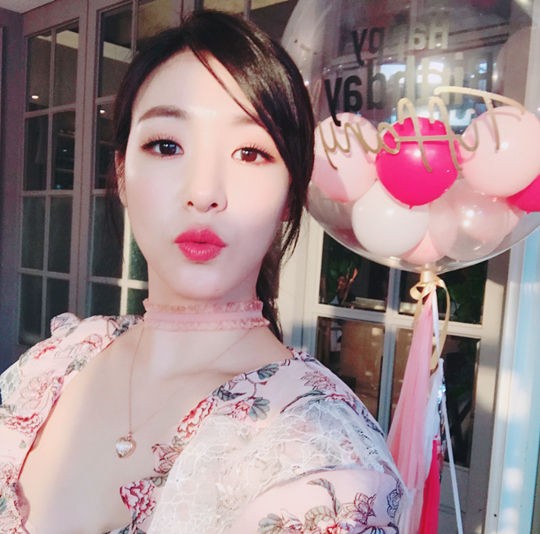 絶対的女王系グループ少女時代が歴代級の10周年パーティーの幕開けを予感させる Holiday Mv K Popの端っこ