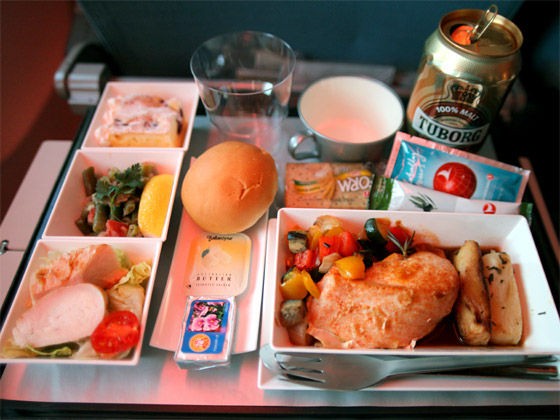 2011冬：尻軽猫の国トルコへ 03》トルコ航空の機内食とアメニティ