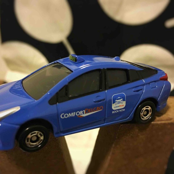 シンガポール限定トミカ コンフォートデルグロタクシー : みどのBLOG
