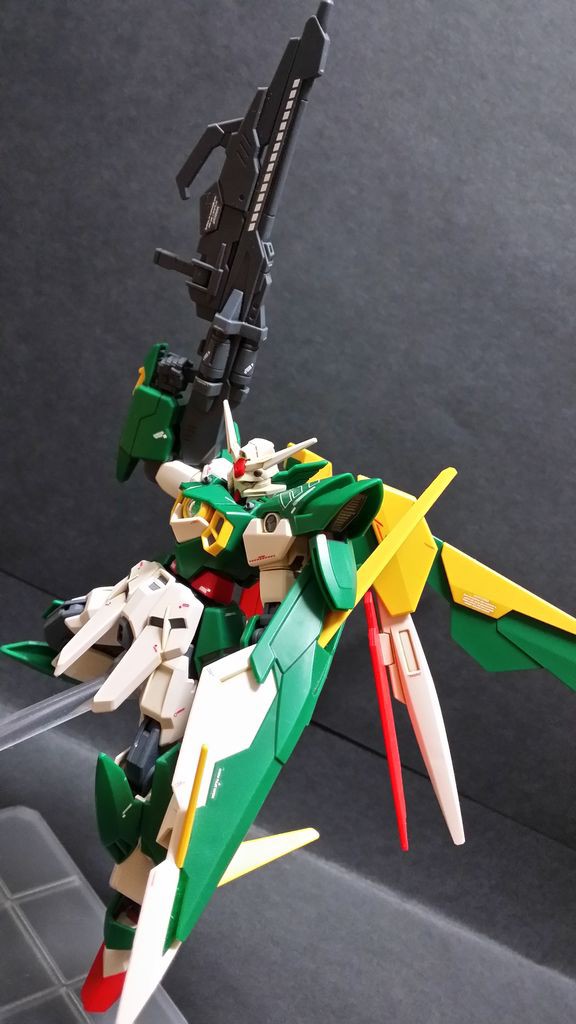 HGBF ガンダムフェニーチェリナーシタ : かっこいいポーズで撮りたい