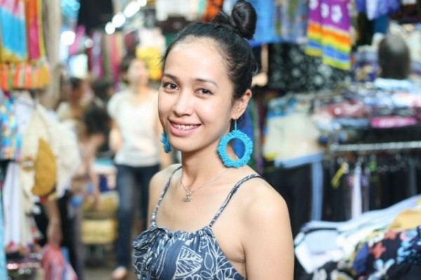 タイ人美少女スナップ ヒンちゃん チャトチャック バンコクの片隅でのほほんしてます