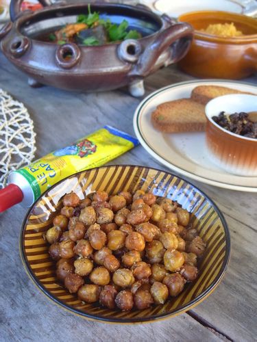 週末お庭でアラビアン スパ二ッシュなお庭ごはん エマウスの食器たちで パリ生活社ミルクとマカロン2