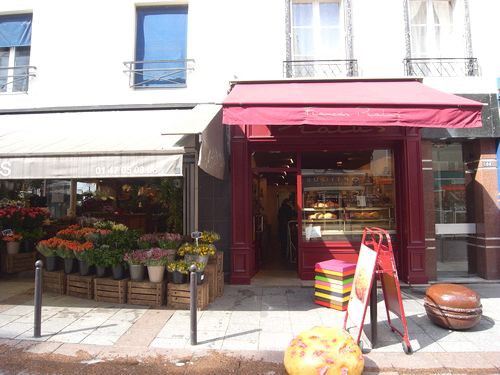パリ7区の人気商店街、RUE CLER（クレール通り） : パリ生活社ミルクと