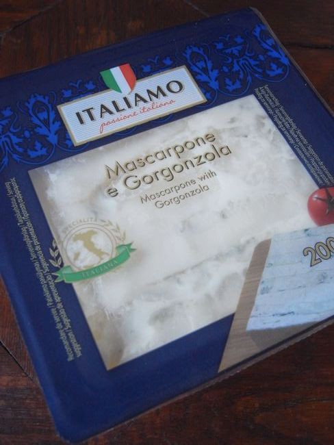 イタリアのお気に入りチーズ2種ご紹介 パリ生活社ミルクとマカロン2