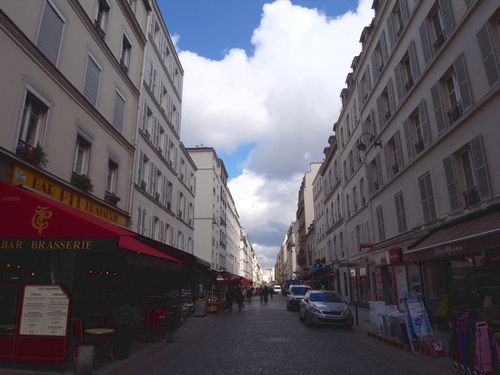 パリ7区の人気商店街、RUE CLER（クレール通り） : パリ生活社ミルクと