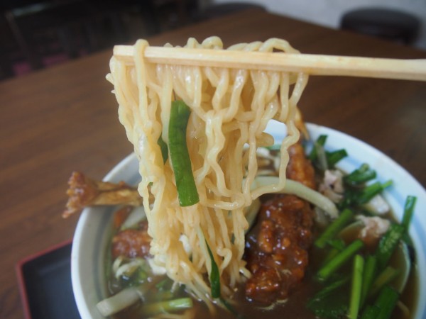 牛ガエルが丸１匹乗っかった かえるラーメン を食べてきた 東京別視点ガイド