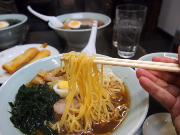 中華料理 松葉 には ラーメン大好き小池さん が食べてるやつがあるぞ 東京別視点ガイド