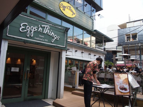 女二郎 こと エッグスンシングス原宿店 でパンケーキキャラメルソースクリームマシマシを食ってきた 東京別視点ガイド