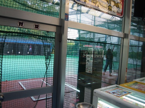 千葉を代表するナイトスポット 24時間営業の屋内遊園地 大慶園 は梨園のどまんなかにある 東京別視点ガイド