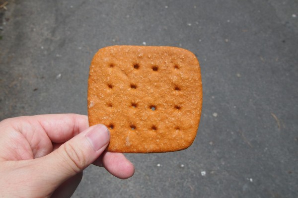 うどんだけじゃない香川県 善通寺の硬すぎるお菓子 石パン は奥歯を失う覚悟がいるレベル むちゃくちゃ硬い 東京別視点ガイド