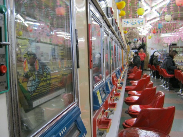 これは神の遊びだ 都内で唯一のスマートボール専門店 三松館スマートボール 浅草 東京別視点ガイド