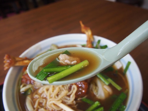 牛ガエルが丸１匹乗っかった かえるラーメン を食べてきた 東京別視点ガイド