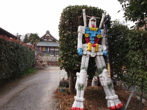 栃木県の 星宮神社 にはおっきなトトロがいるぞ 腹の穴ぼこからトトロ胎内巡りもできるのだ 東京別視点ガイド