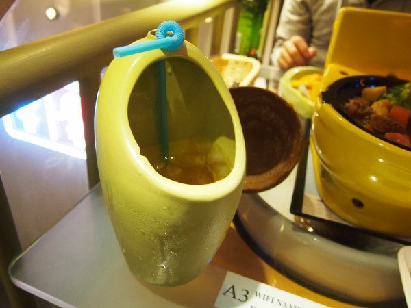 便所レストラン 台湾の 便所主題餐庁 ではドリンクが尿瓶でくる 巻き糞パンや便器カレーもあるよ 東京別視点ガイド 便所レストラン 台湾の 便所主題餐庁 ではドリンクが尿瓶でくる 巻き糞パンや便器カレーもあるよ 東京別視点ガイド