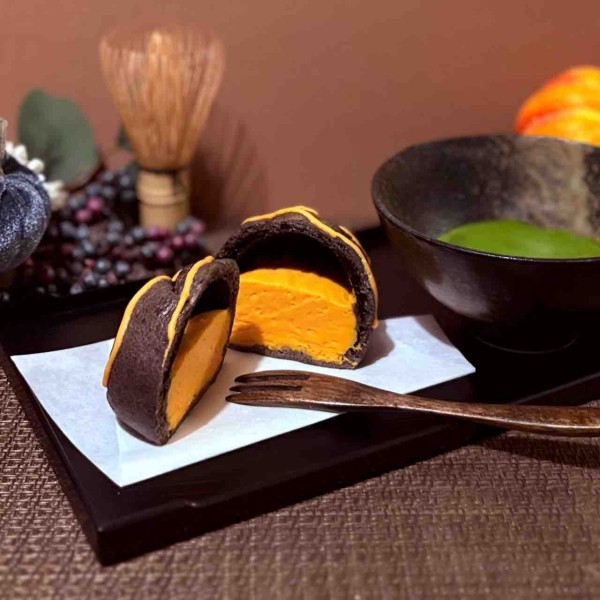 セブンイレブン】本日のお抹茶のお供は、New「パンプキンもこ