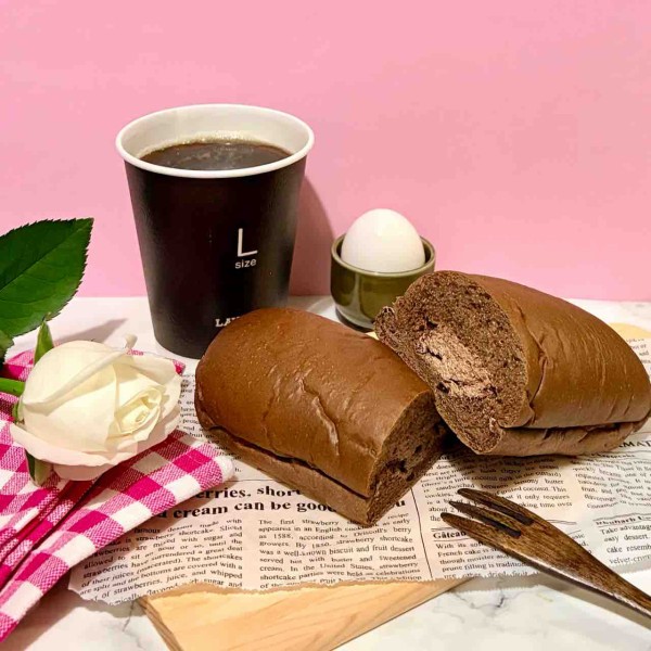 ローソン新作】「ザクっと塩チョコロール」実食レビュー｜ふんわり