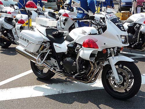 飾る悦び・・・「1/12 HONDA CB1300P（白バイ）」 : 日刊 ちっちゃい