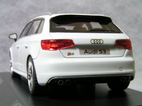 1/43 アウディ S3 Sportback と 1/18 アウディ RS5 : minicar-olive ( Acorn Works )