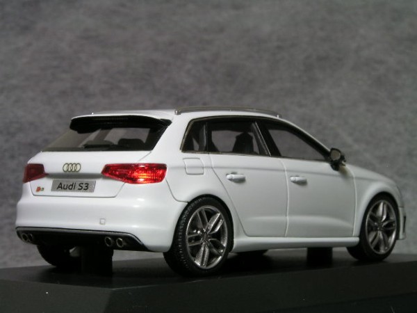 1/43 アウディ S3 Sportback と 1/18 アウディ RS5 : minicar-olive 