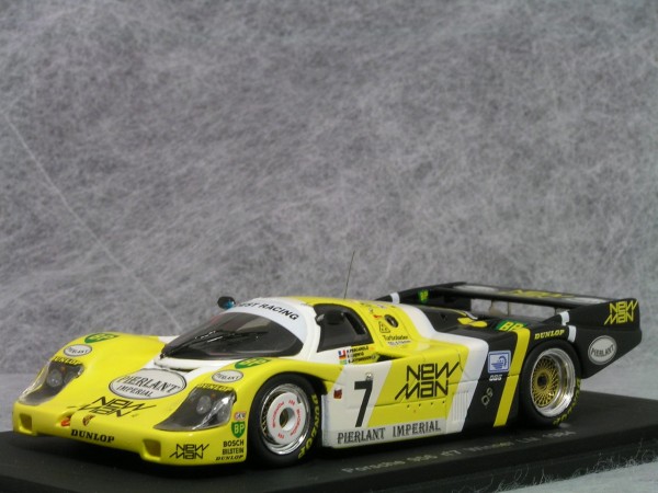 1984年 ル・マン24時間優勝車 PORSCHE 956L : minicar-olive ( Acorn Works )