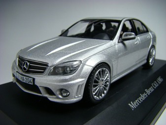 NZG 1:18 Mercedes-Benz Cクラス (W206) 建設年 2021 オパライト