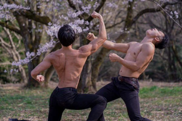 職場の女 男くんマッチョでかっこいい 男 えへへ 格闘家ワイ シィッ 左ストレート ミラクルミルク