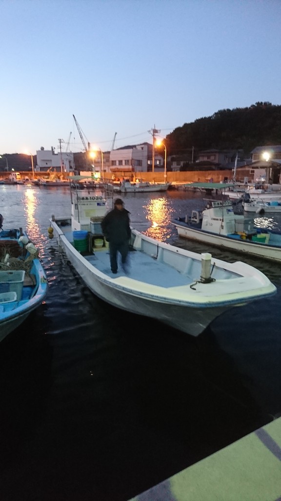 堂の浦の筏でカレイ釣り 休日は趣味でつぶれます