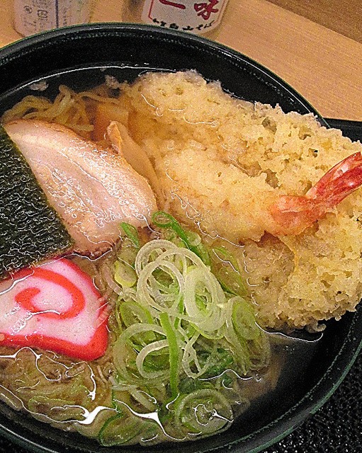 麺速報 深夜便 05times 帰ってきた食べテツの女 衣にしみこんだチャルメラの味 天ぷらラーメン ｊｒ金沢駅 荷宮和子ほか 全17記事 麺ラー速報