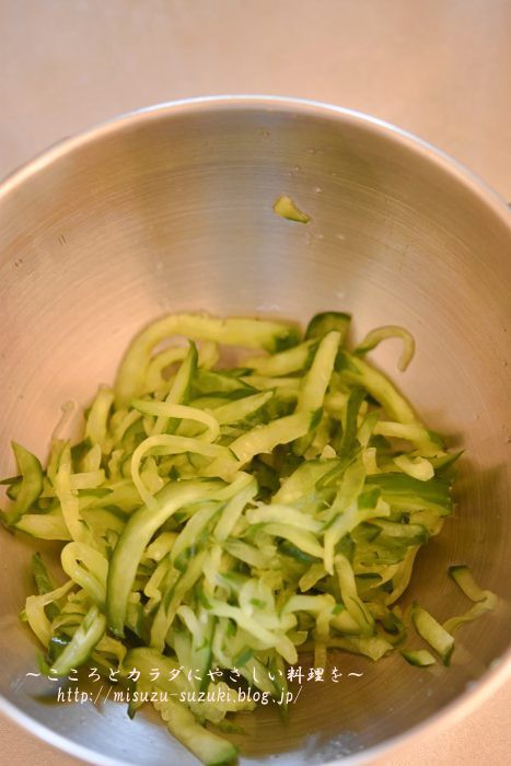 節約食材なのに食べごたえあり 昔懐かしい給食のあの味 もやしとカニかまのコンソメサラダ 作り置きおかずレシピとお弁当 心と身体にやさしい料理を 鈴木美鈴オフィシャルブログ Powered By ライブドアブログ