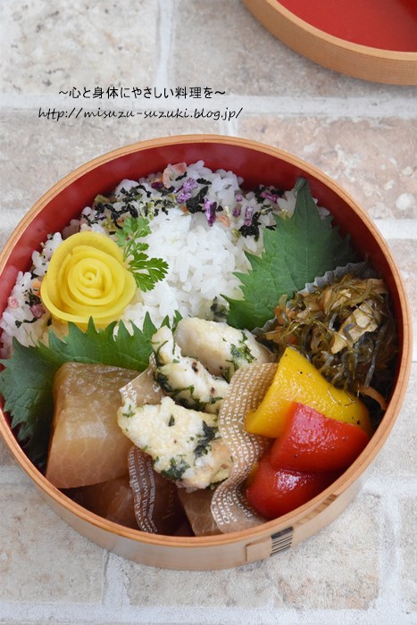 丸型の曲げわっぱ弁当の詰め方 作り置きおかずレシピとお弁当 心と身体にやさしい料理を 鈴木美鈴オフィシャルブログ Powered By ライブドアブログ