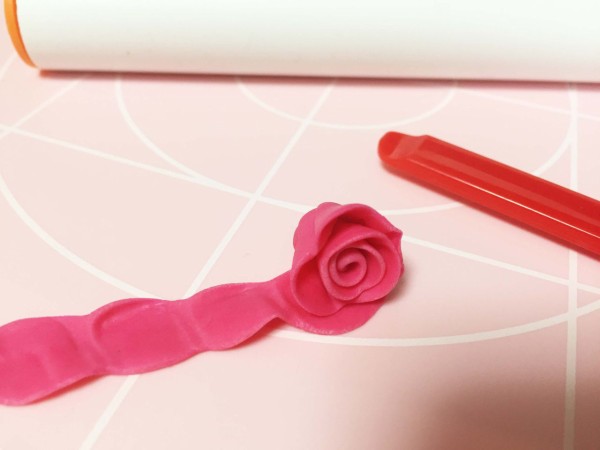 樹脂粘土で簡単にできるバラの作り方 Mita Styleのblog