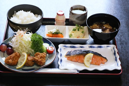 ランチのボリュームが有りすぎ 居酒屋殿 との さん 恵那市岩村 岐阜県商工会連合会 東濃広域支援室 スタッフブログ