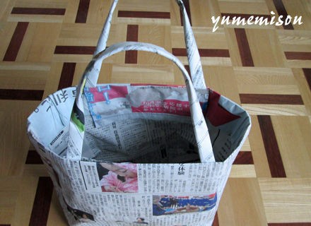 新聞紙の買い物かご 花とハーブで 元気いっぱい