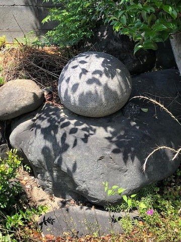 山梨にて丸い石を探す遊び（＋エロ道祖神） : ( ͡⊙ ͜ʖ ͡⊙) ココア