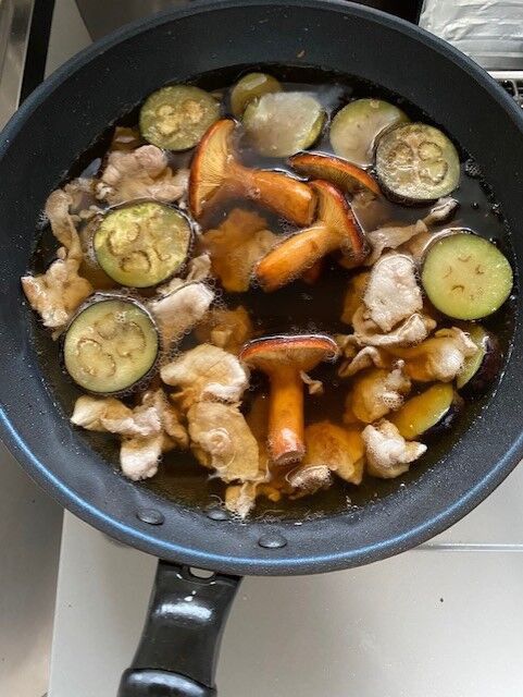 チロリン◾️蔵から見事な可愛いタケノコが立ち上がる徳利も出てきました。茶道具 これぞ武蔵野チタケうどんなり！ : ( ͡⊙ ͜ʖ ͡⊙) ココア