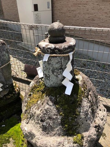 山梨にて丸い石を探す遊び（＋エロ道祖神） : ( ͡⊙ ͜ʖ ͡⊙) ココア