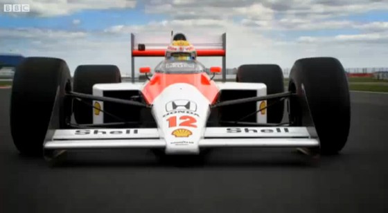 ハミルトン、セナのMP4-4でシルバーストンを疾走： 写真動画