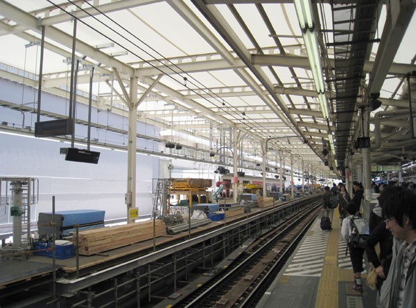 横浜駅 横須賀線・湘南新宿ラインのホームが広くなりました : モデラーな日々 とれいんスタッフブログ