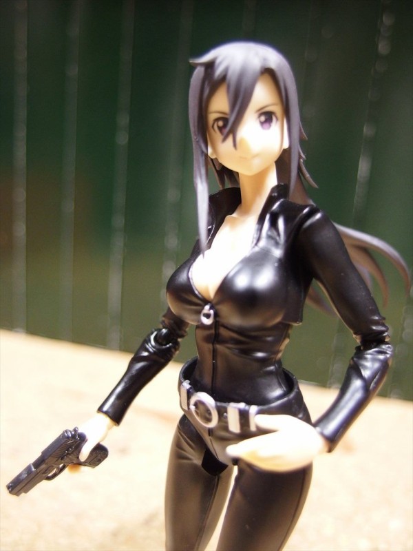 フィギュアーツ 峰不二子で挿げ替えして見る : クローゼットの中の